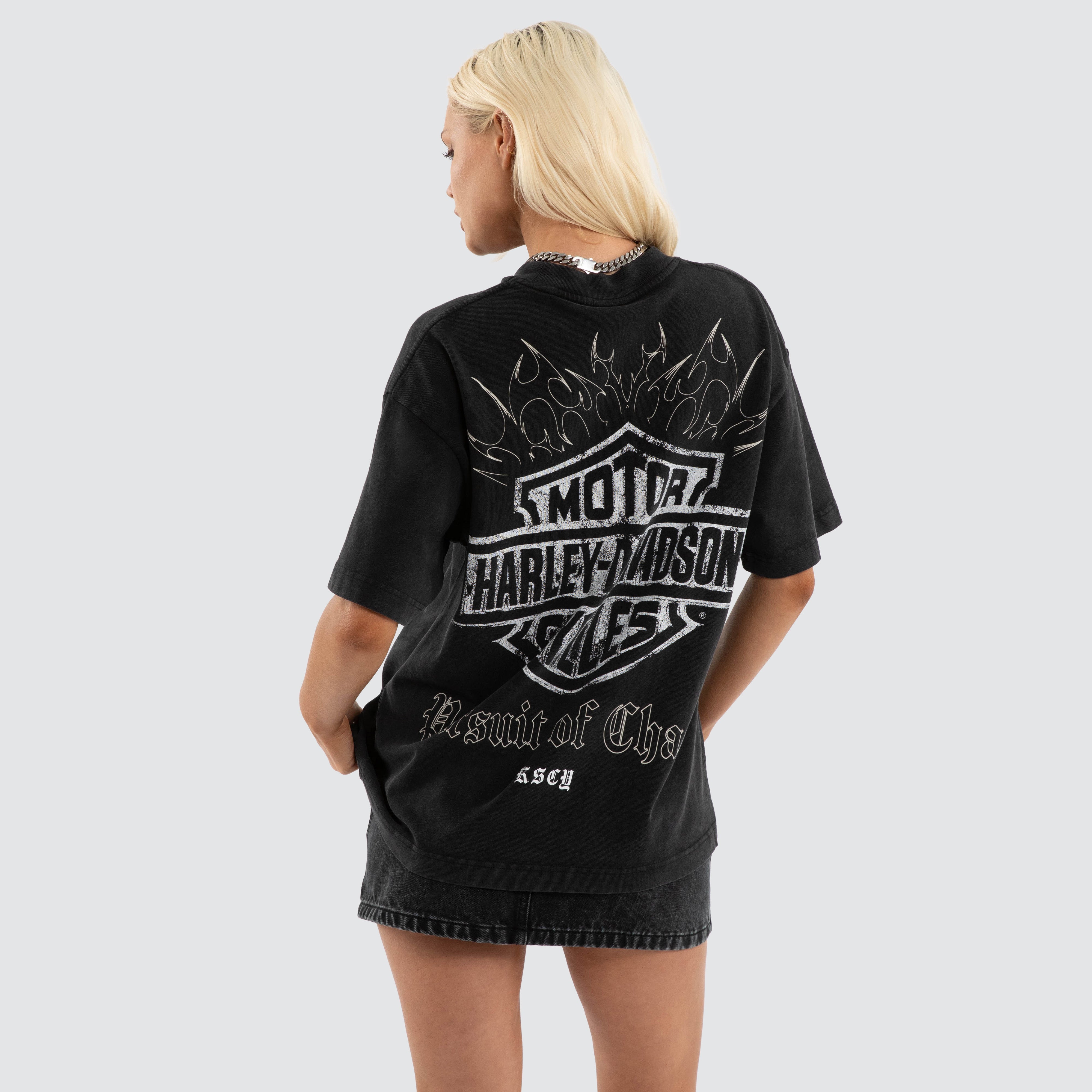 Essential Streetwear Graphic Tee – Snow Black